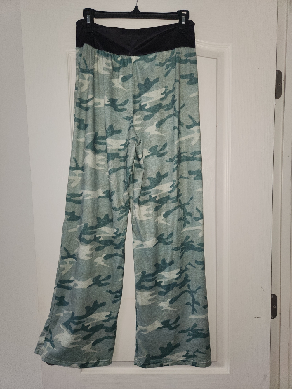 Camo Wide-Leg Lounge Pants - Green Camo - Picture 2 of 4